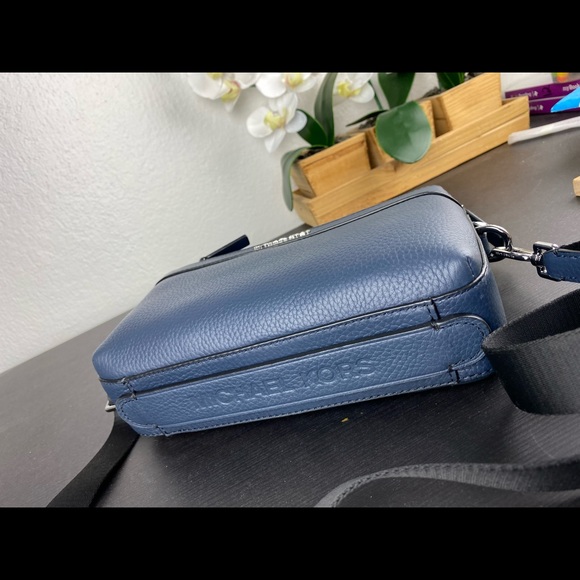 Michael Kors Cooper Utility Crossbody - Picture 5 of 8